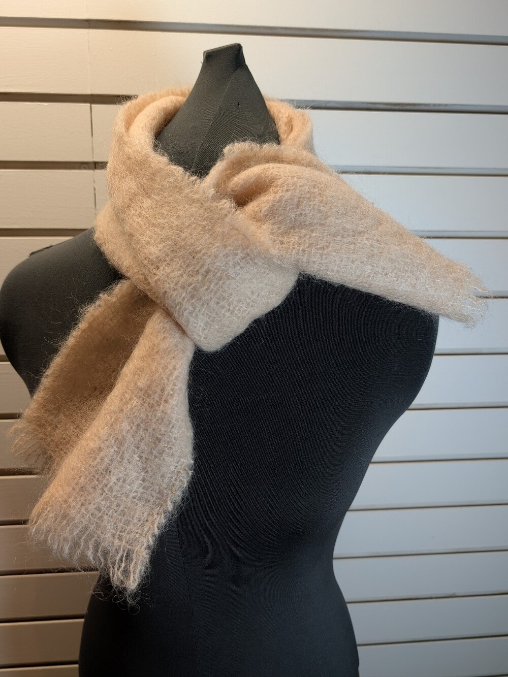 Edinburgh Woolen Mill Ivory Loose Weave Scarf EUC
